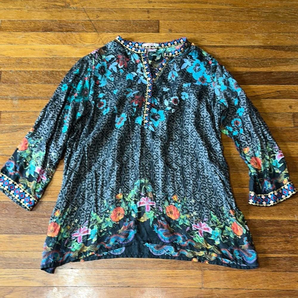 Johnny Was Black 100% Silk Tunic, Partial Button Front, Sz Large